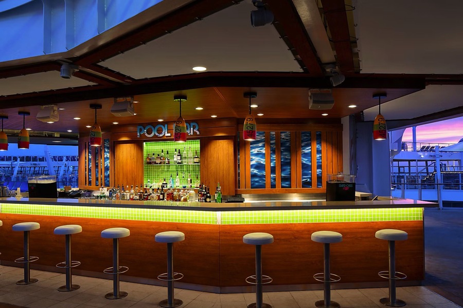 Royal Caribbean International, Adventure of the Seas, Pool Bar.jpg